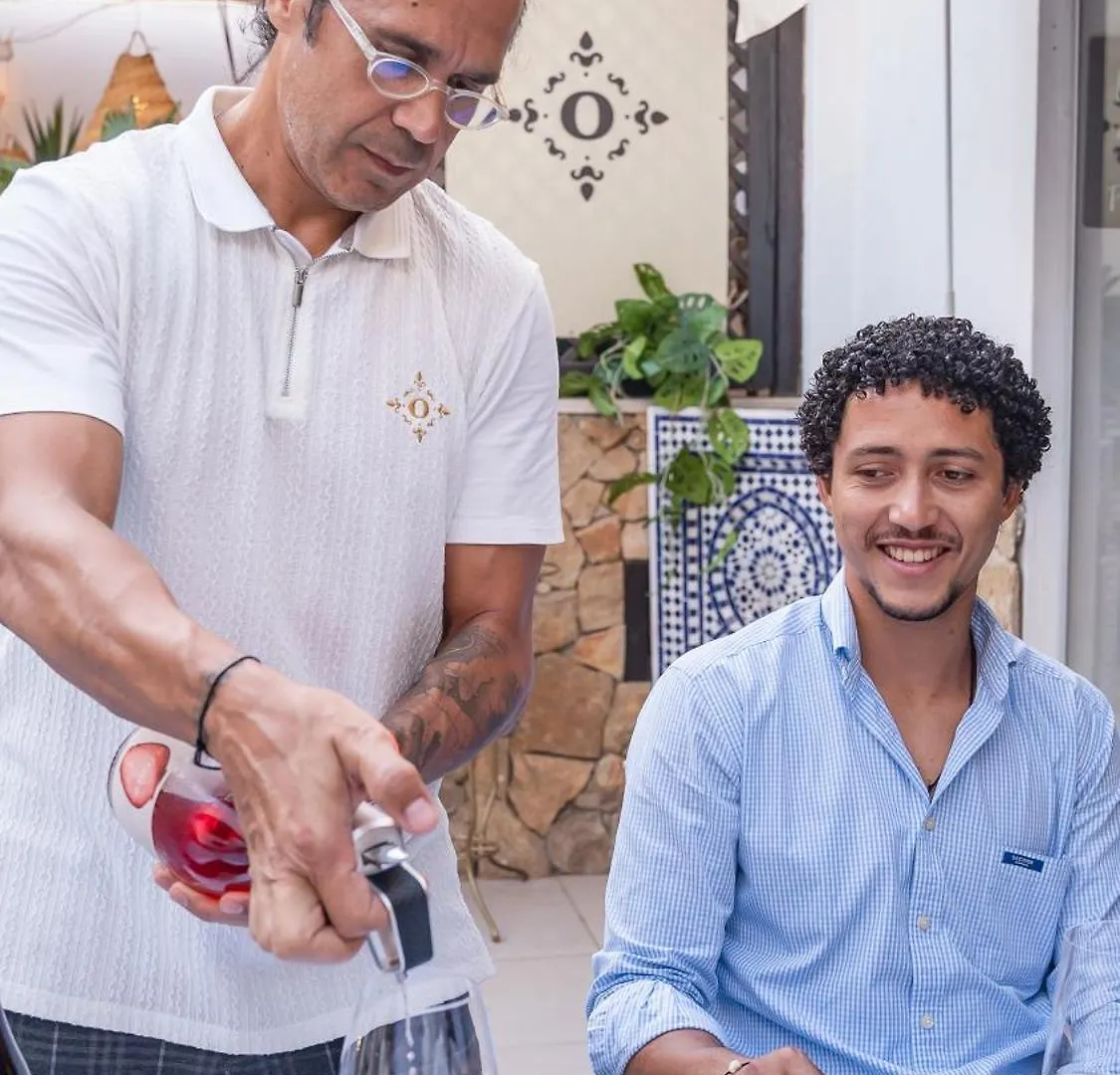 Opus One Luxury Guest House & Wine 파로 4*,  포르투갈
